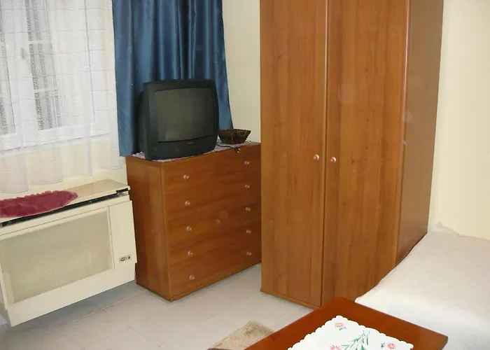 Galagonyas Apartment *